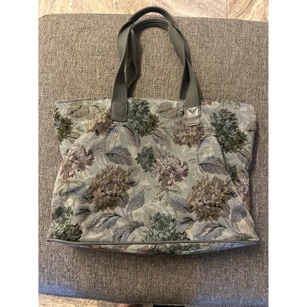 Diane Von Furstenberg  Vintage Floral Tapestry Tote Bag  Purse EUC‎ Designer